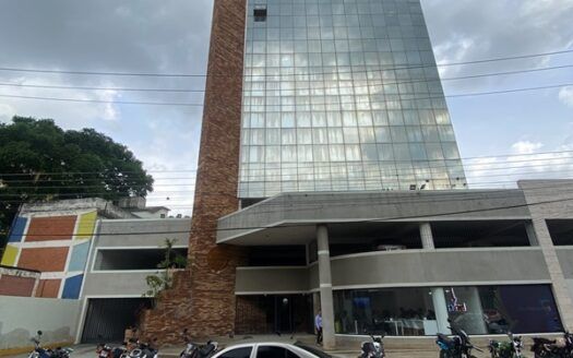En Venta y Alquiler Oficina En La Torre Leonardo Da Vinci, Av. Bolívar Norte – Valencia