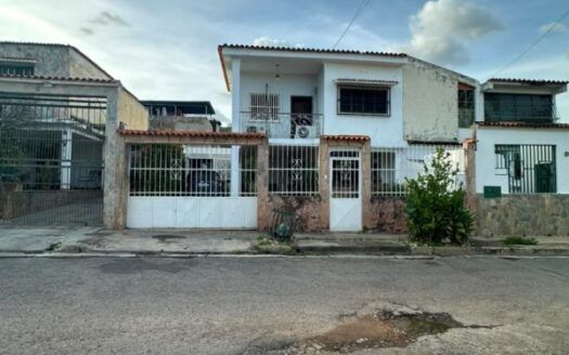 Venta Casas En La Urb. La Esmeralda San Diego.