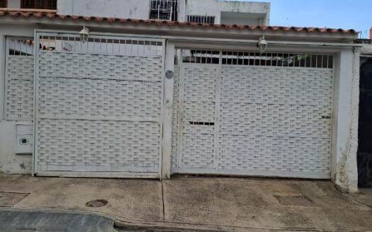 Venta Casas En La Urb. La Esmeralda San Diego.