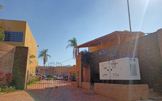 Se Vende estupenda Casa-Quinta en Altos de Guataparo, Res. Altos del country