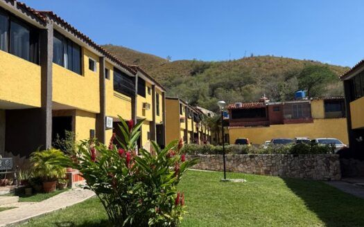 TownHouses En Ventas en Residencia Altos De La Esmeralda. San Diego