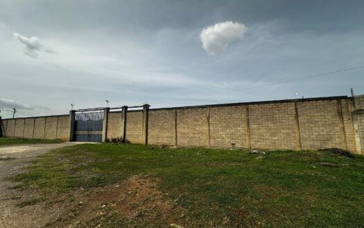 Se vende Terreno Comercial / Industrial en la Autopista Valencia – Campo de Carabobo