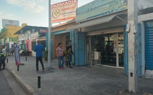 Se Vende Terreno de uso Comercial en la Av. Universidad con Av. 190 de Naguanagua.