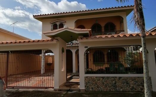 Casa en Venta En La Urb. El Bosque – Valencia (Calle Cerrada)