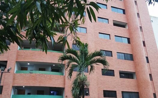 Apartamento En Venta En Res. Churúm Merú, La Trigaleña – Valencia