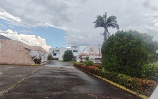 Terreno Comercial En Alquiler. San Diego.