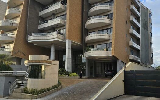 Apartamento moderno en venta en terrazas del country Guataparo La Riviere